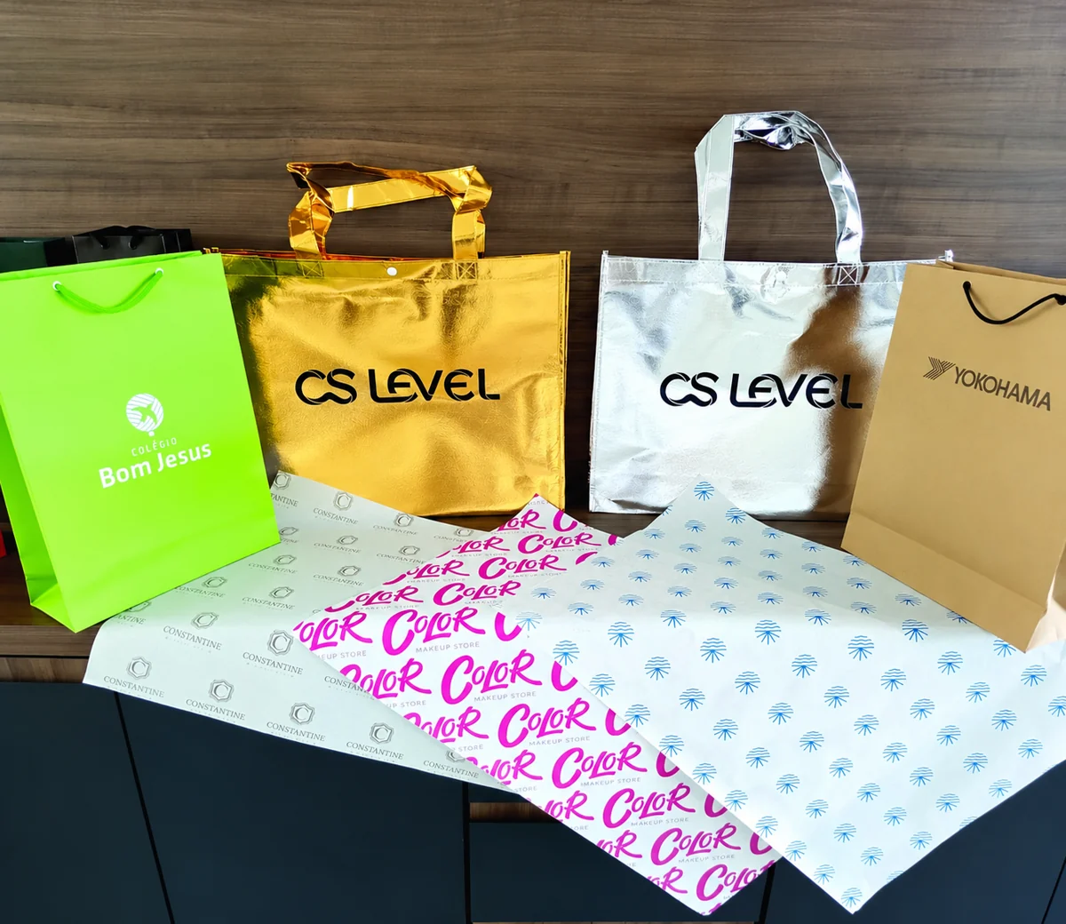 Folhas de papel de seda personalizadas junto a embalagens